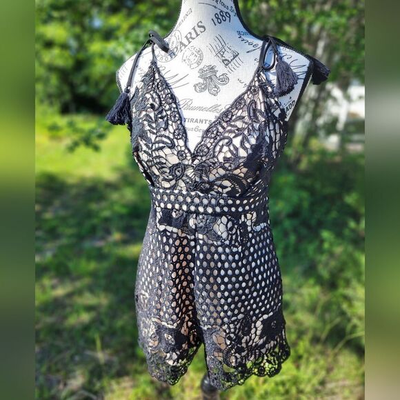 NWOT Tea & Cup Lace Knit Romper - Picture 9 of 13